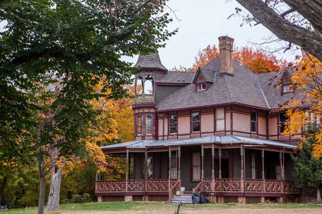 A Guide To This Year's Best Historic Ghost Tours