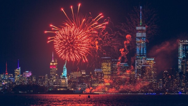 fireworks-over-the-statue-of-liberty-new-york-city-new-york--99679