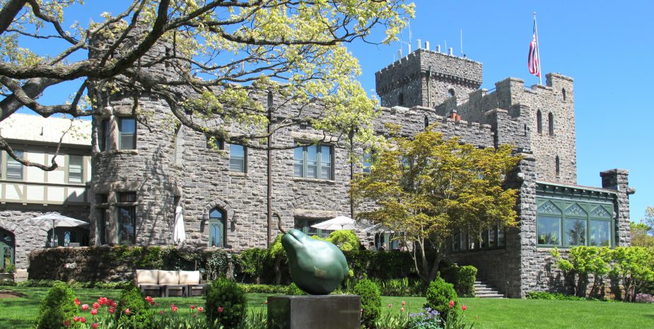 Castle On The Hudson; Romantic Escape From The City (2020) 1 Castle On The Hudson; Romantic Escape From The City (2020)