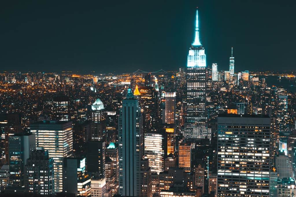 Why Is New York City Skyline Always Lit Up? 1 Why Is New York City Skyline Always Lit Up