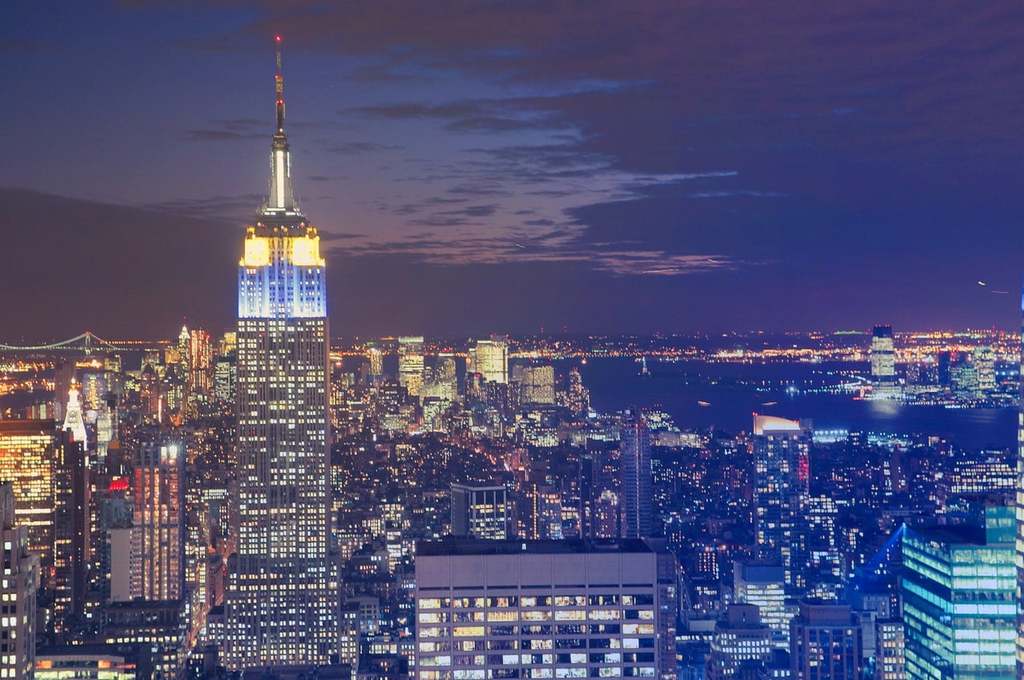Why Is New York City Skyline Always Lit Up? 3 Why Is New York City Skyline Always Lit Up? 1