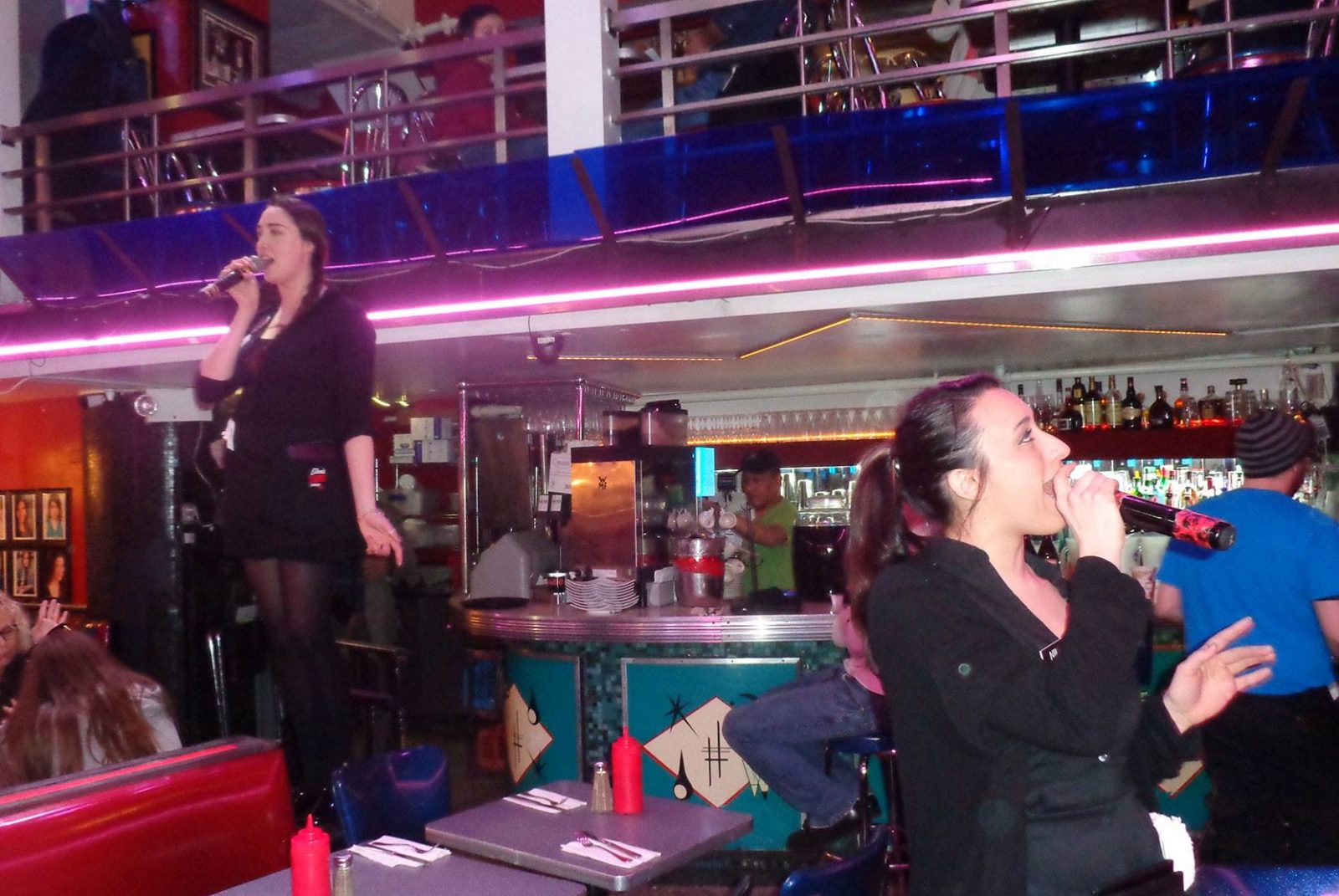 Iconic Ellen's Stardust Diner 2 Iconic Ellen's Stardust Diner 2