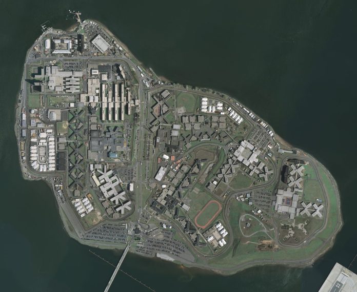 1319px-USGS_Rikers_Island